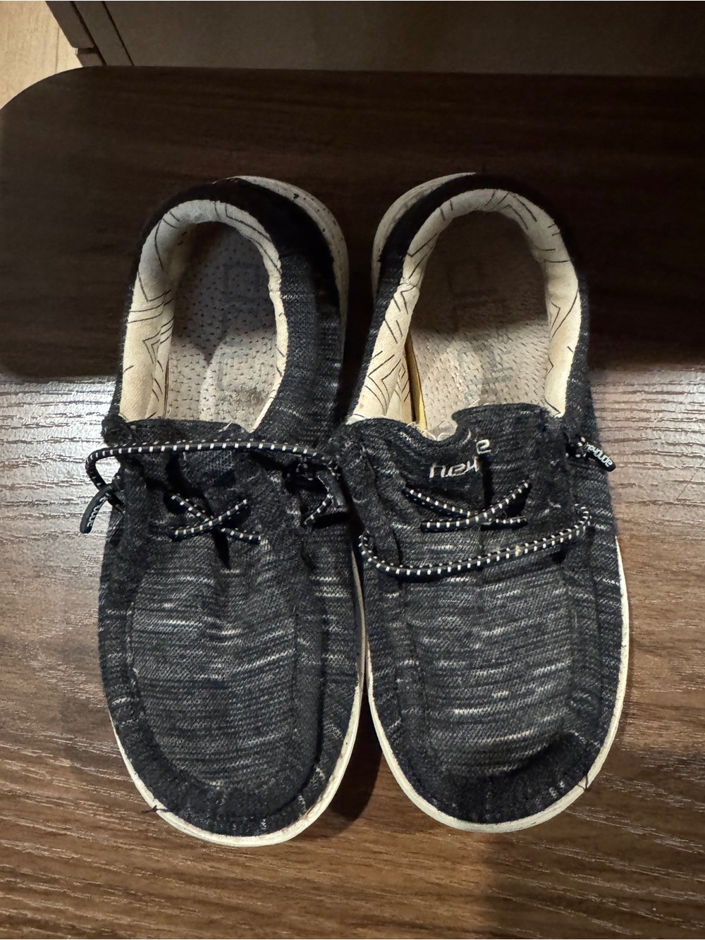 Casual Slip-On Knit Shoes in Black and Cream